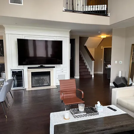 Penthouse At The Grove 414 Hotel